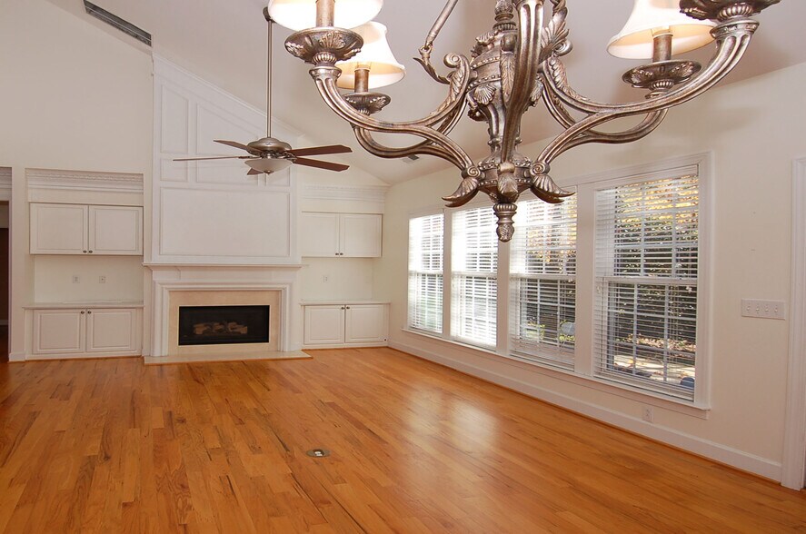 Building Photo - 3611 Lion Ridge Ct