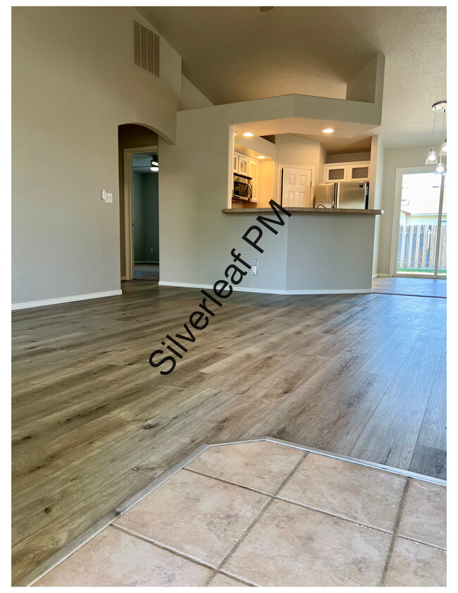 Building Photo - 2095 W Swallowtail Pl