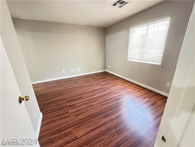 Building Photo - 1913 Poppy Hill St