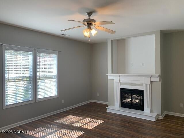 Building Photo - 862 Blue Bird Dr