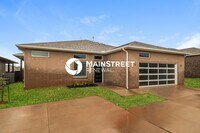 Building Photo - 3 Bedroom Pet-Friendly Home in Oklahoma City, OK with Main Street Renewal