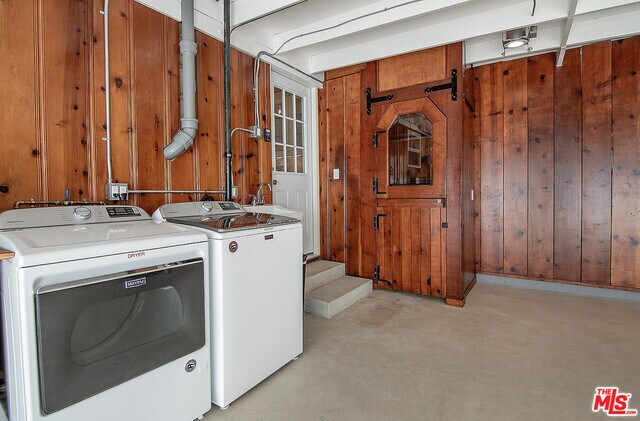 Building Photo - 3908 Las Flores Canyon Rd