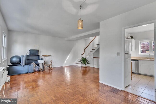 Building Photo - 3316 Valley Dr