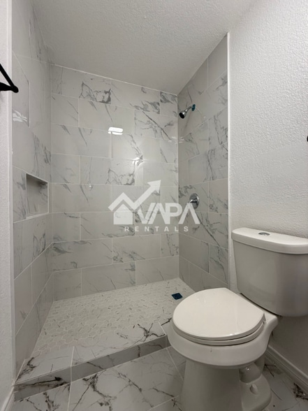 Building Photo - 4210 Sunrise Creek Dr