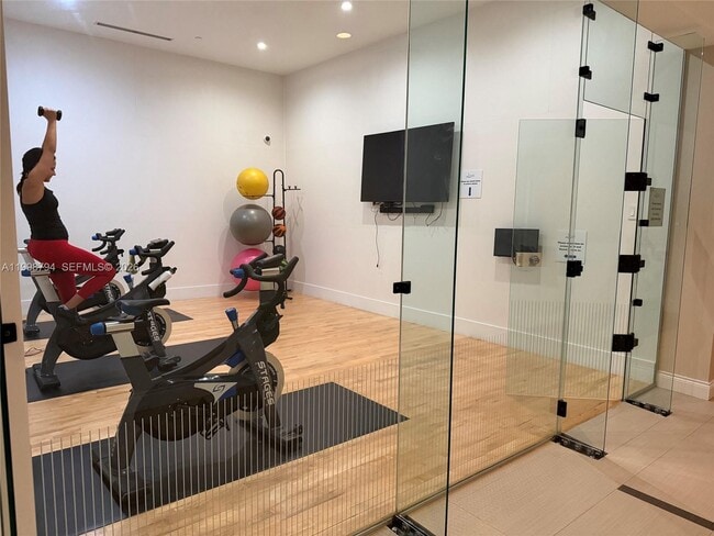 Building Photo - 801 Brickell Key Blvd