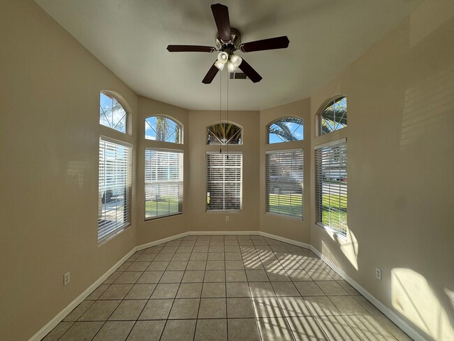 Building Photo - Spacious Northwest Bakersfield Home!