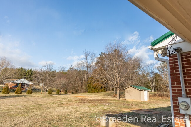 Building Photo - 212 NC-126