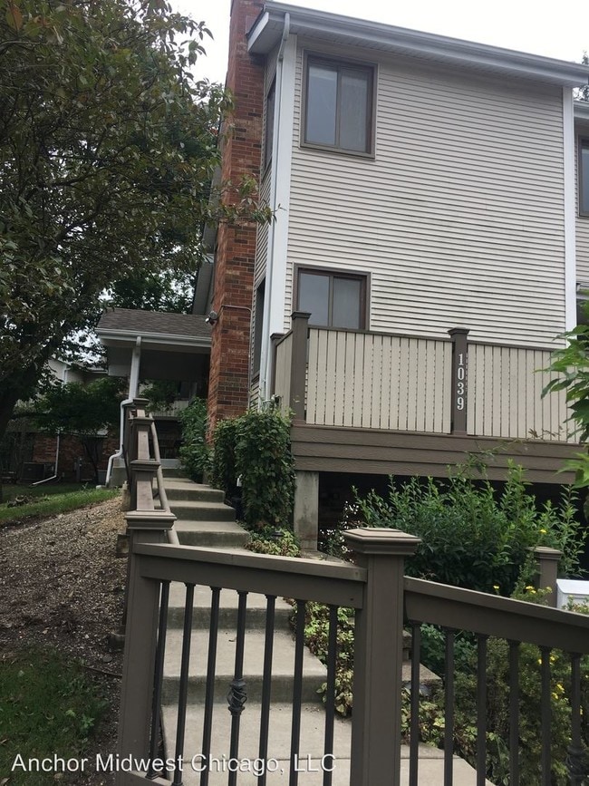 Building Photo - 3 br, 2.5 bath House - 1039 Sussex Drive