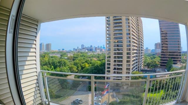 Building Photo - 3883 Turtle Creek Dr