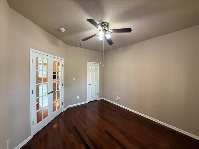 Building Photo - 9301 Castle Pines Dr