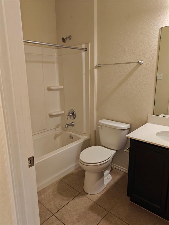 Building Photo - 5610 Hopkins Dr
