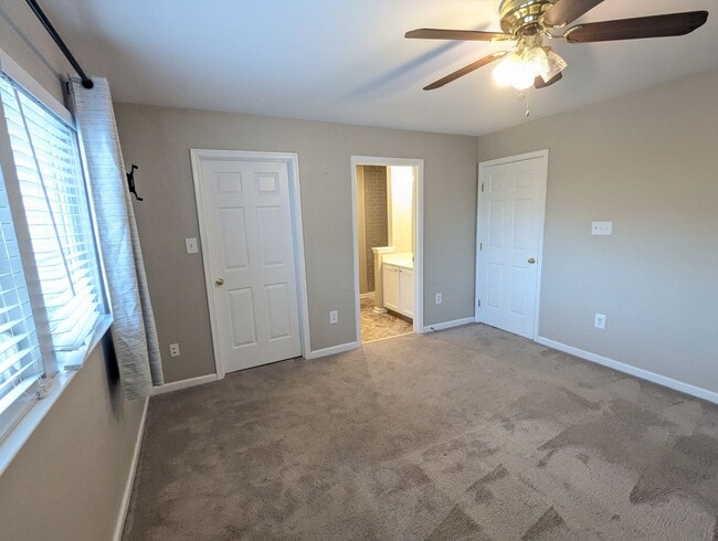 Building Photo - Beautifully maintained townhouse in Whittier available mid May!