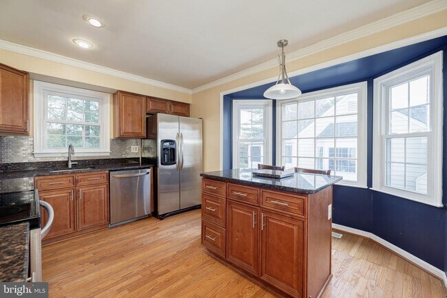 Building Photo - 7710 Green Garland Dr