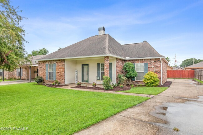 Building Photo - 3040 Mark Twain Dr