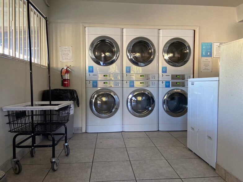 Building Photo - 9645 Spyglass Ave