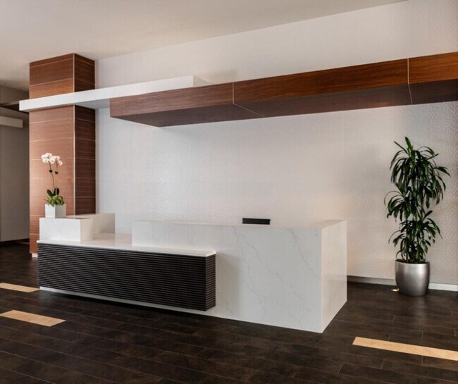 Building Photo - 1343 Ives Pl SE