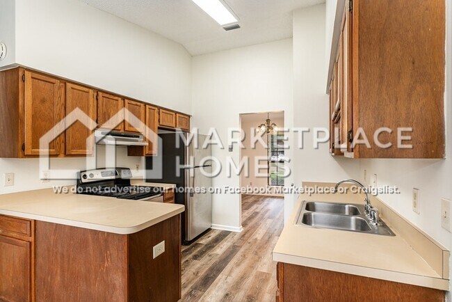 Building Photo - 11632 Poydras Ln