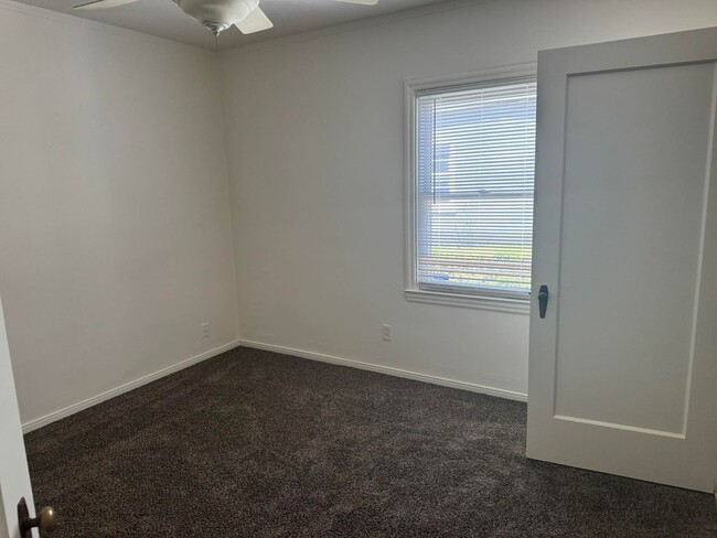 Building Photo - Home for rent in Curtis Park
