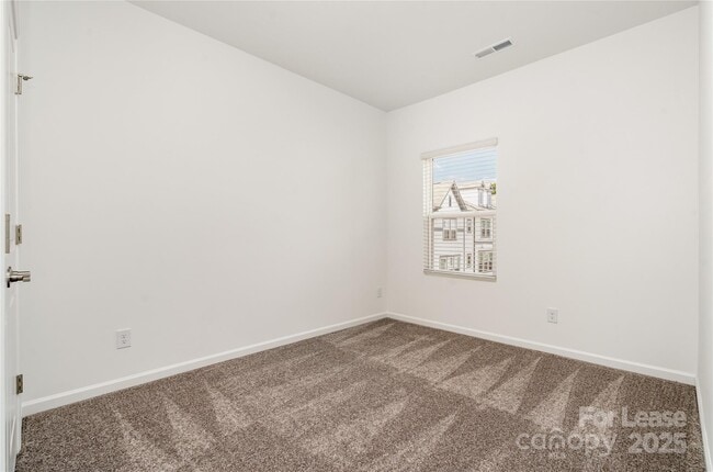 Building Photo - 1617 Blanche St