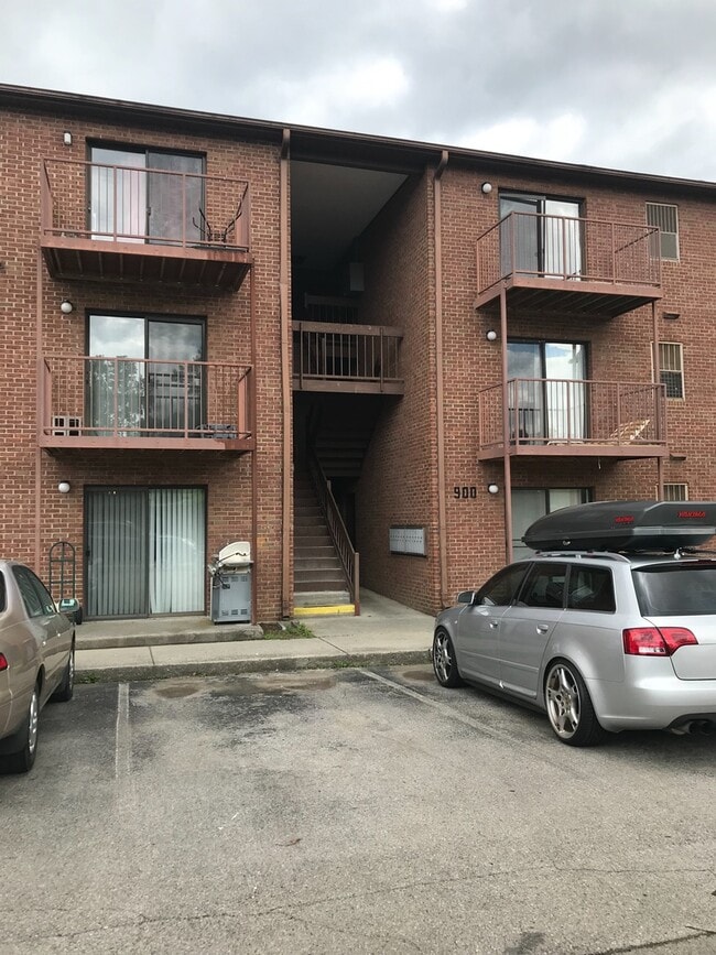 Building Photo - Blacksburg, 2 BR / 1 BA, Available in August