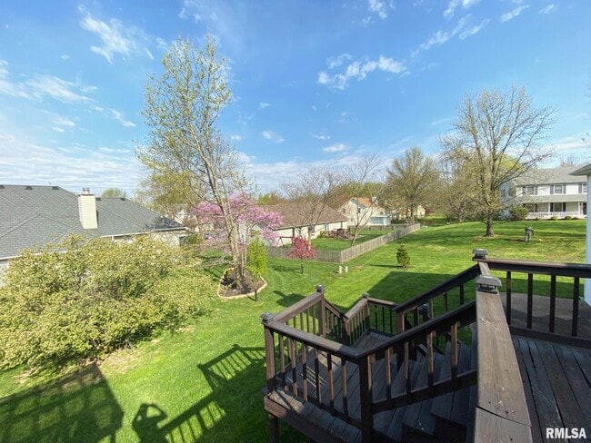 Building Photo - 515 Wren Dr