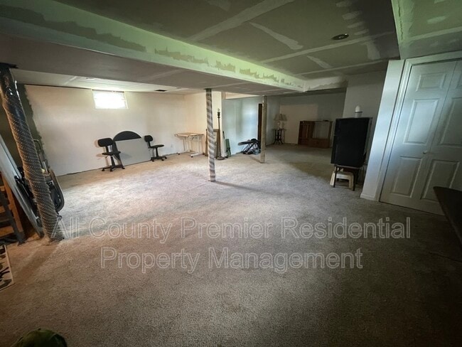Building Photo - 130 Hazel Ave