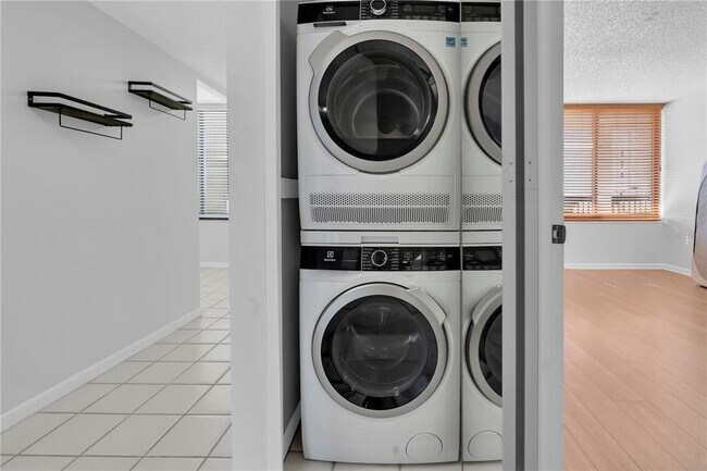 Building Photo - 9495 Blind Pass Rd