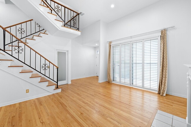 Building Photo - 2450 E Del Mar Blvd