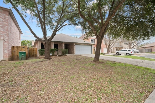 Building Photo - 3 Bedroom/2 Bath Regency Meadow Subdivision