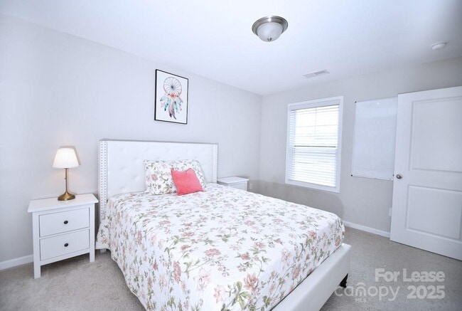 Building Photo - 1463 Bramblewood Dr