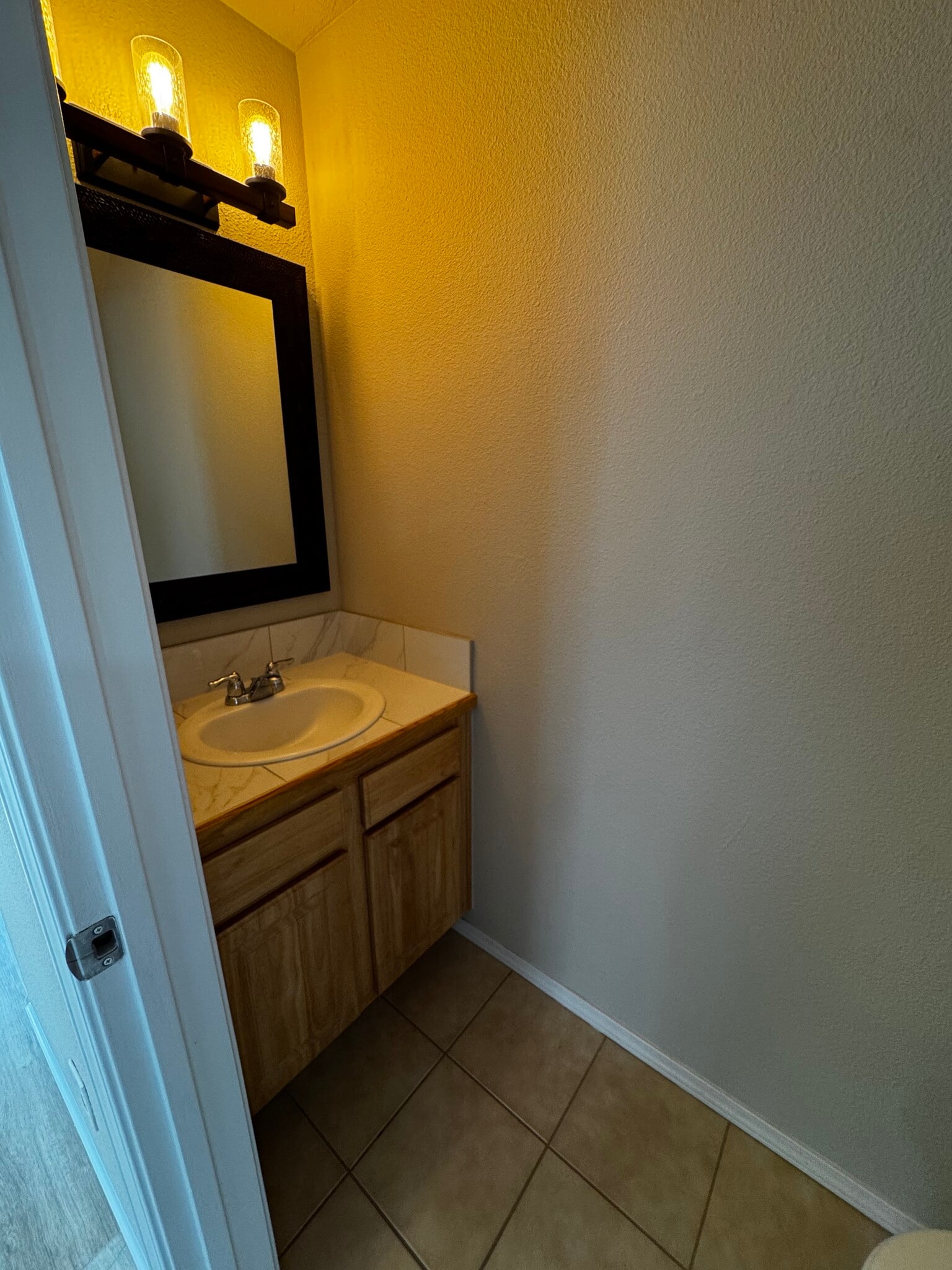 Building Photo - 172 W Tehuti Ct
