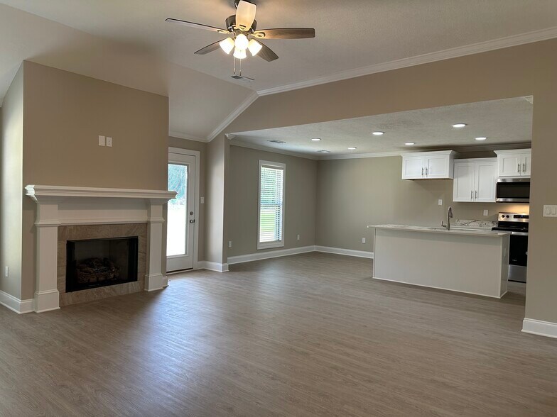 Building Photo - 84 Jackson Creek Dr