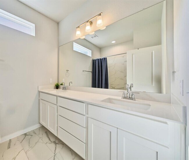 Building Photo - 17303 Emperador Dr