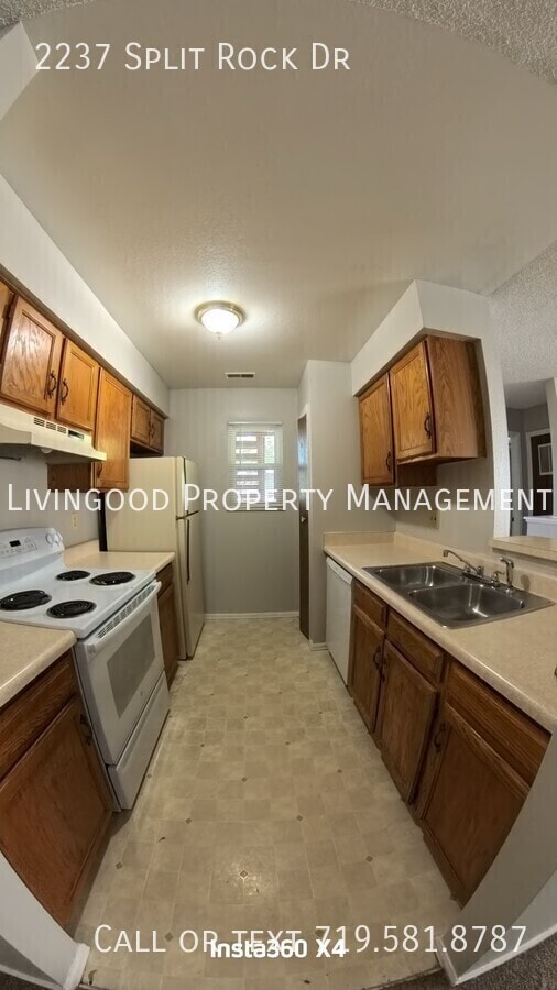 Building Photo - 2237 Split Rock Dr