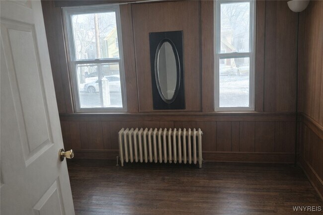 Building Photo - 136 Springville Ave