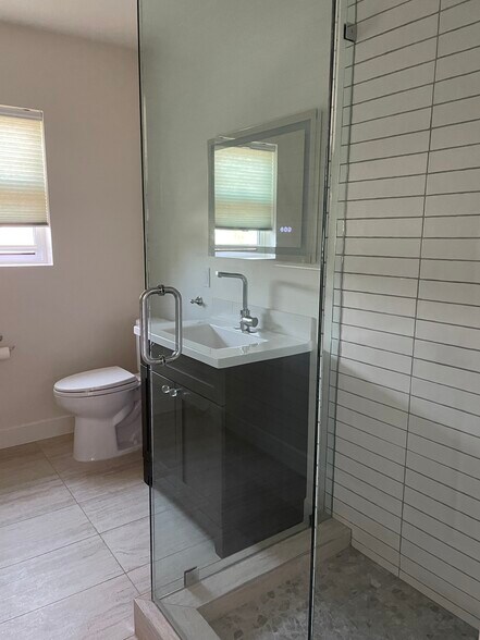 Building Photo - 5904 Sunny Vista Ave