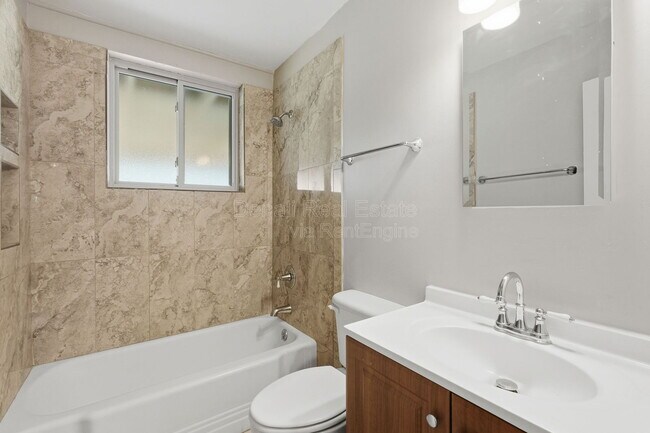 Building Photo - 210 S Alandale Pl