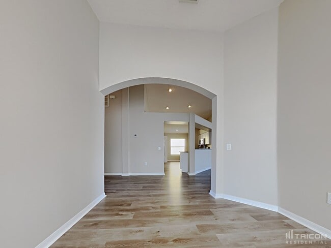 Building Photo - 10041 Creek Bluff Dr