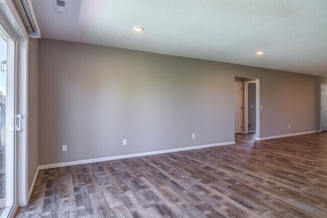 Building Photo - 1657 Gunston Dr