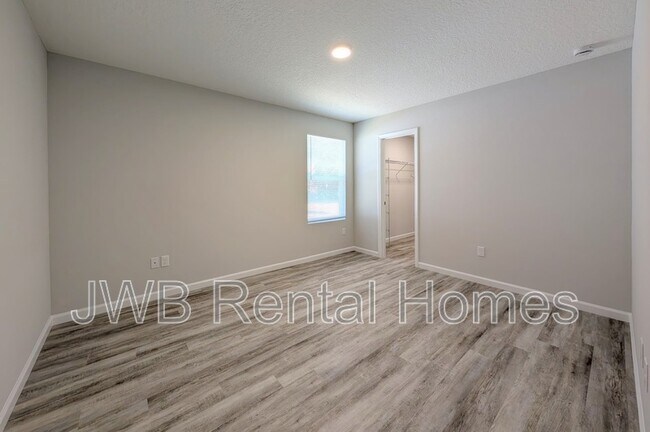 Building Photo - 8455 Buttercup St