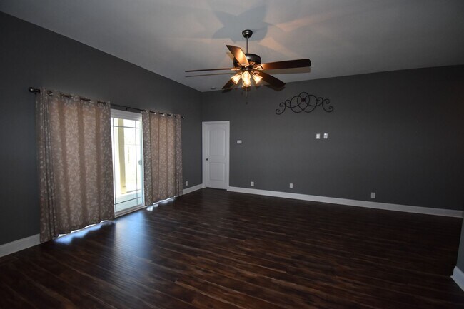 Building Photo - 1072 Fuji Ln