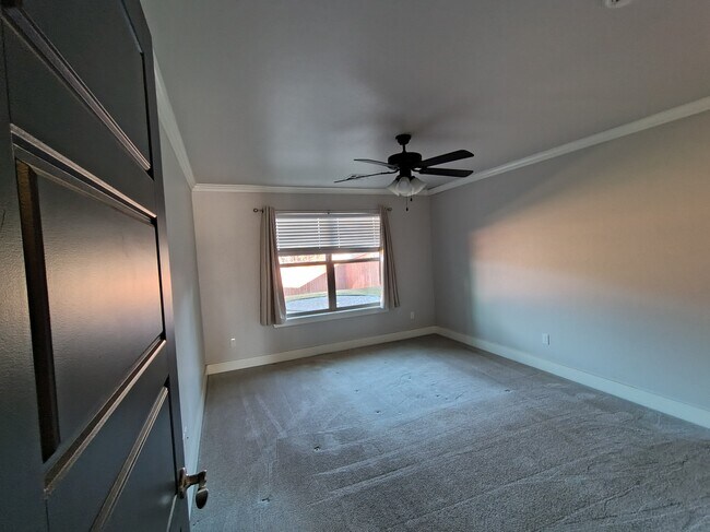 Building Photo - 609 Timberbrook Dr