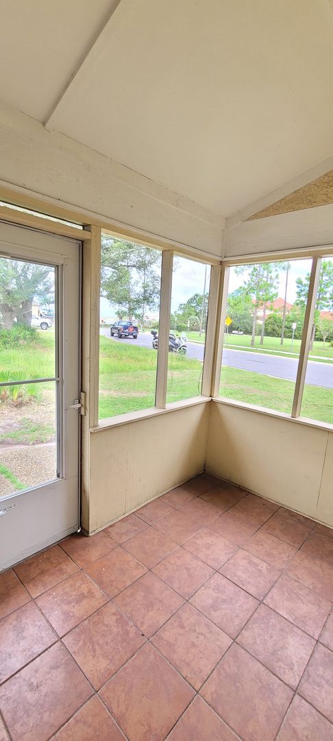 Building Photo - Venetian Villa 2 Bedroom 2 Bath 2 Car Garage w/Waterview!
