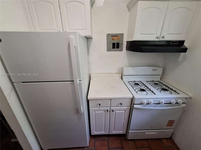 Building Photo - 1770 Meridian Ave