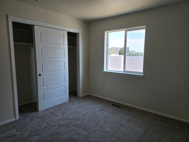 Building Photo - For Rent: 3 Bedroom, 2 Bath Home – $1,900/month