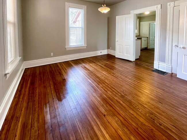 Building Photo - Beautiful historic 3BR/2BA Home