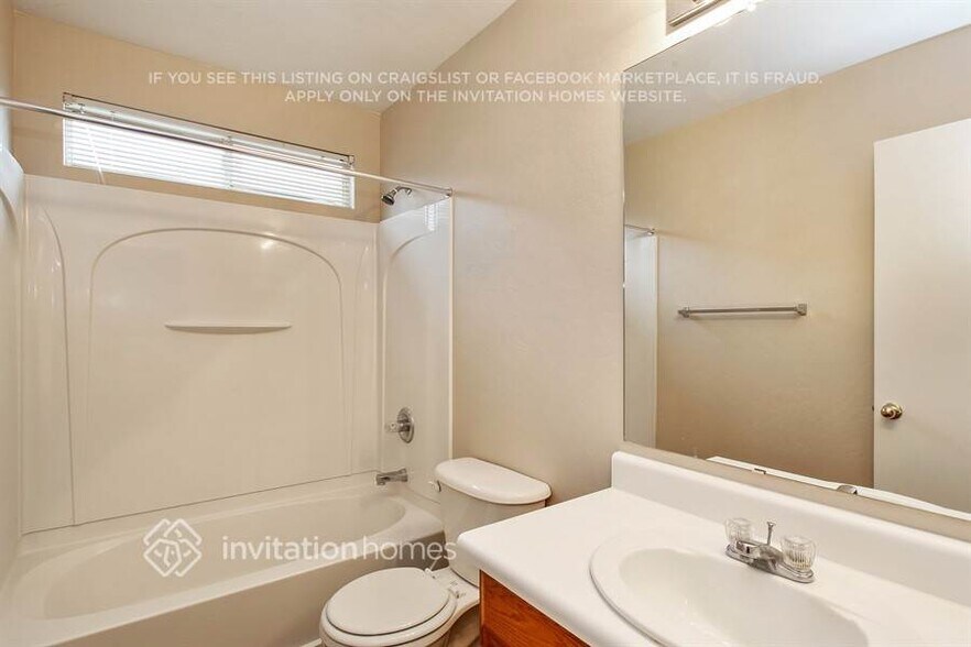 Building Photo - 1216 S 121st Ln