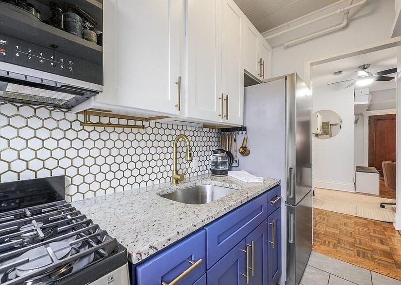 Building Photo - 51 Park Dr