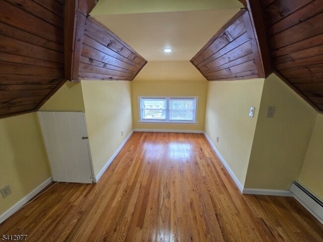 Building Photo - 5 Bay Ave