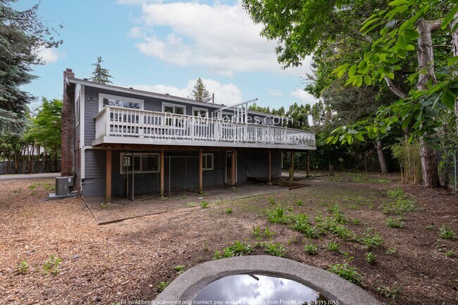 Building Photo - Secluded Nature Retreat: 3 Bedrooms + Bonus Space!